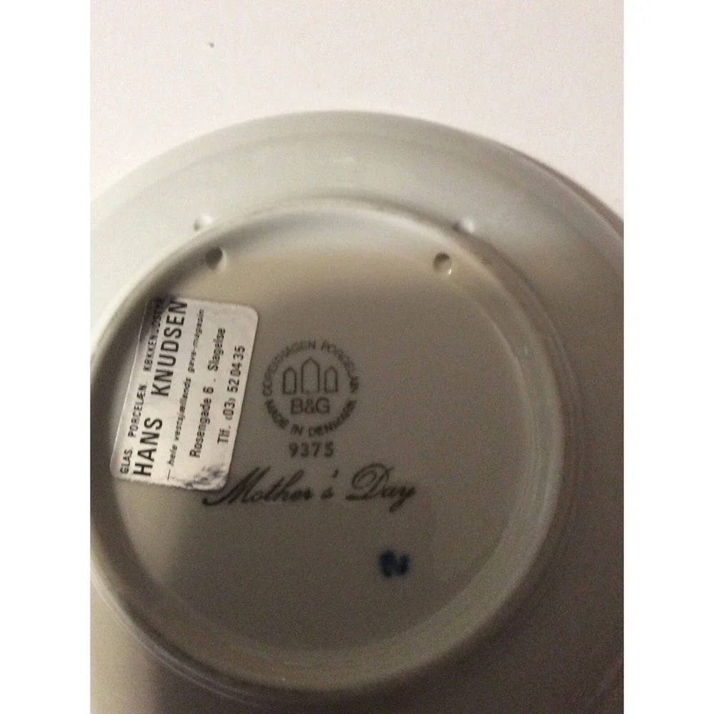 B & G Copenhagen Denmark 1975 Blue White Collector Plate Mother Deer And Fawns